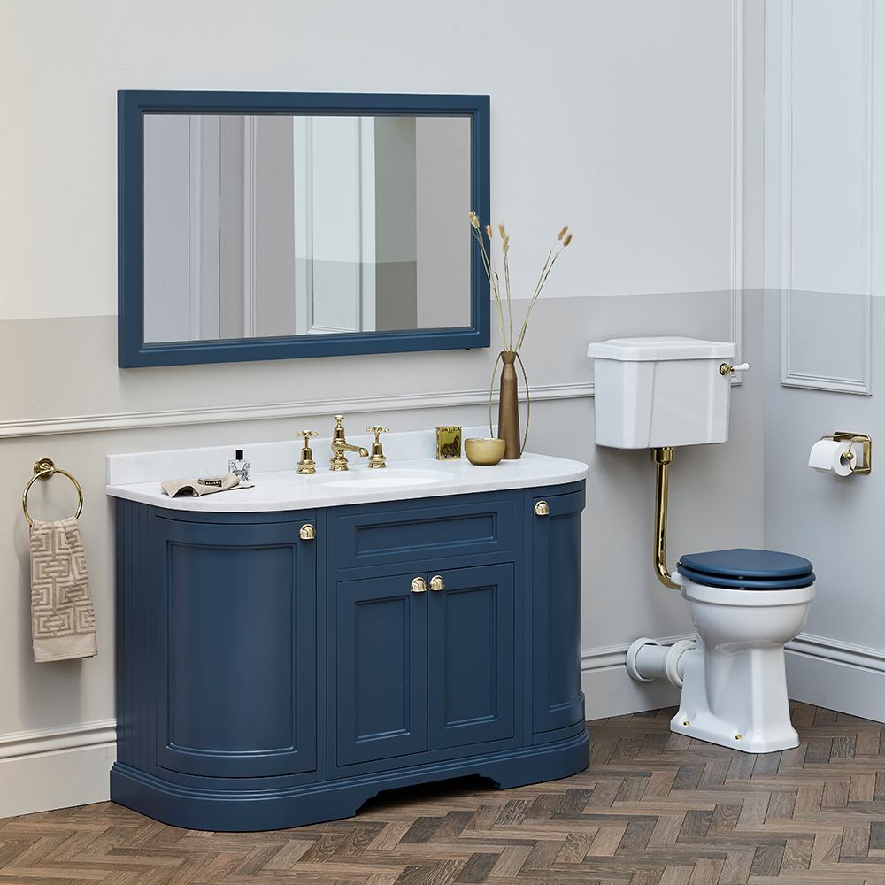 Traditional Bathroom Design | Create an authentic bathroom with traditional Gold bathroom accents