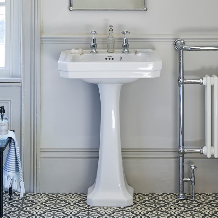 Traditional Basin | Enhance your traditional bathroom design with the perfect basin. For the best result, take a look at our basin buying guide to choose the right addition to your home. 